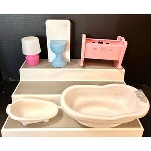 KidKraft dollhouse bathroom furniture toilet & lamp, pink baby bed 2 bathtubs